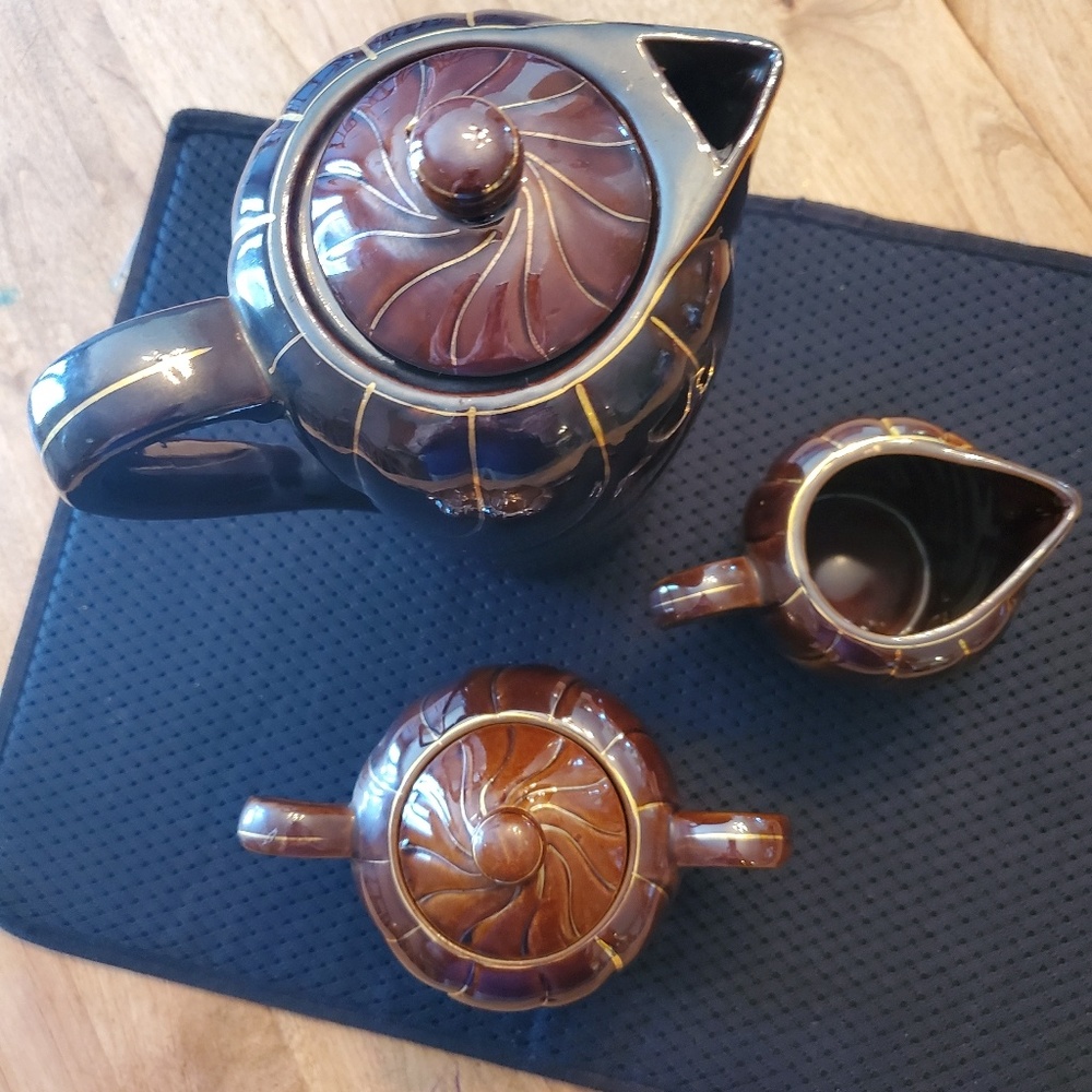 Tea Set - Picture 3 of 5